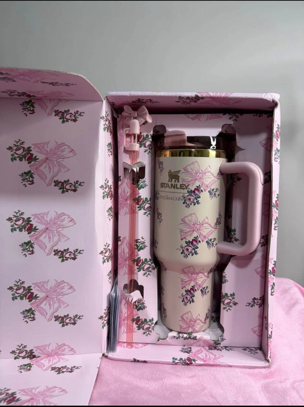 Stanley x LoveShackFancy FlowState Quencher 40oz Tumbler – Limited Edition – Floral Print – Reusable Straw – New – Fast Shipping