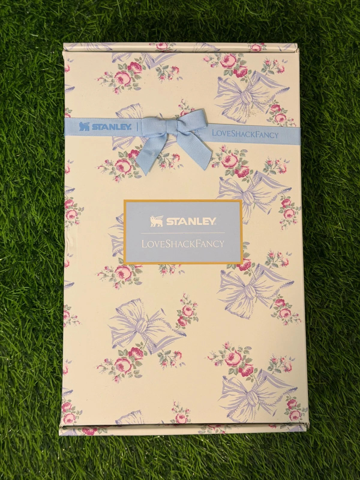 Stanley x LoveShackFancy Holiday Quencher FlowState Tumbler 20oz – Rosa Beaux Blue – Limited Edition – New – Fast Shipping